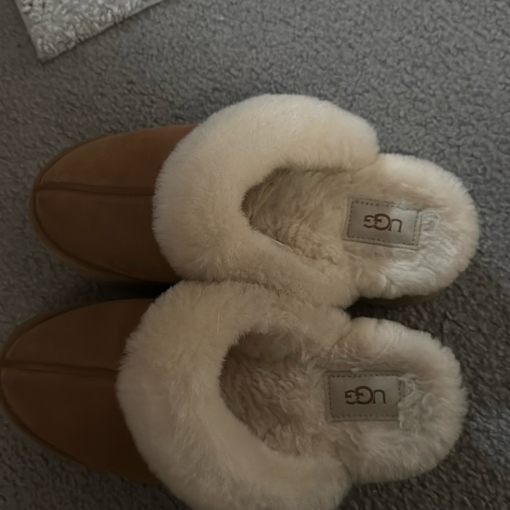 UGG